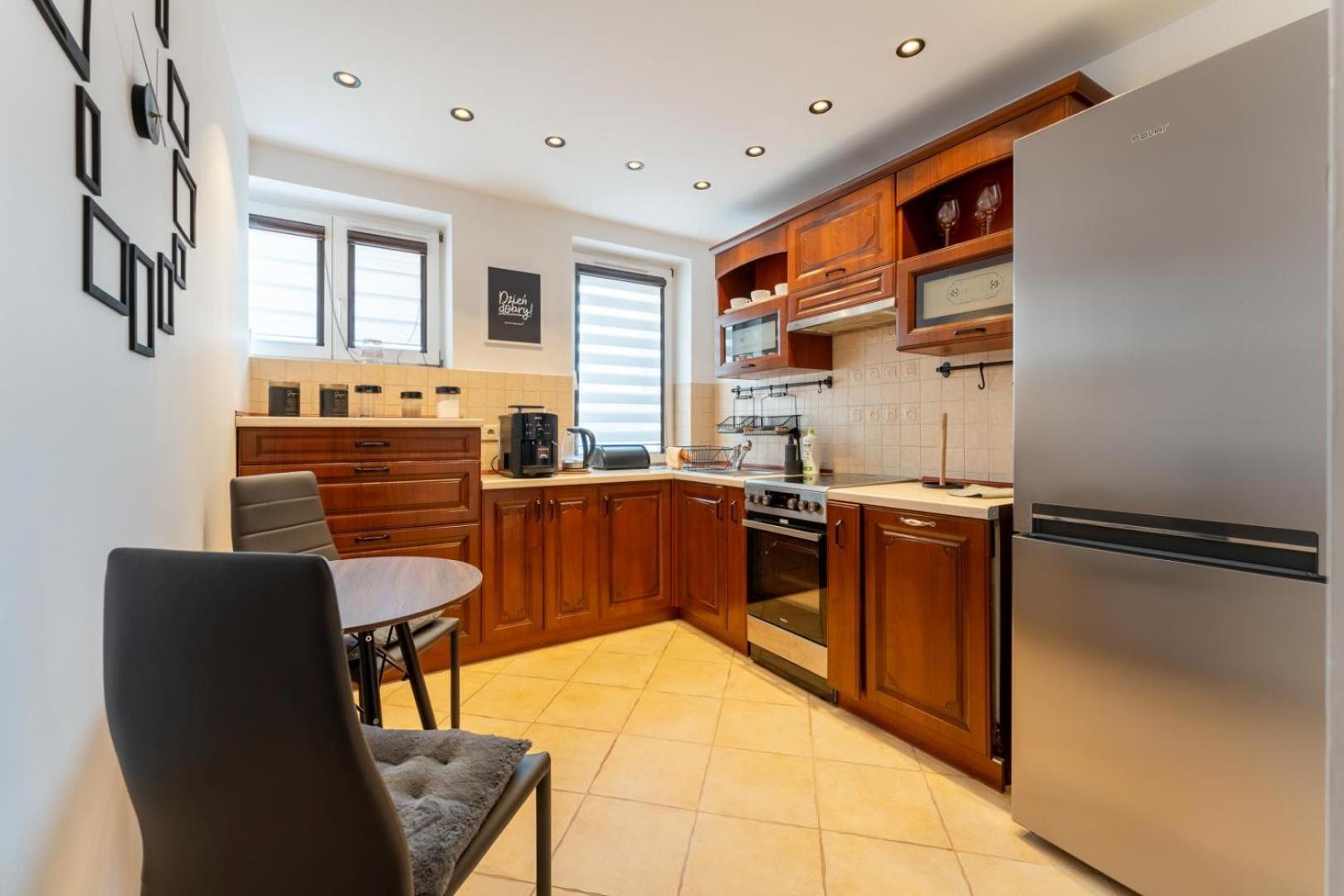 Apartament Ratuszlove - 2 Osobne Sypialnie, Z Widokiem Na Ratusz - By Spaceapart Jelenia Gora Bagian luar foto