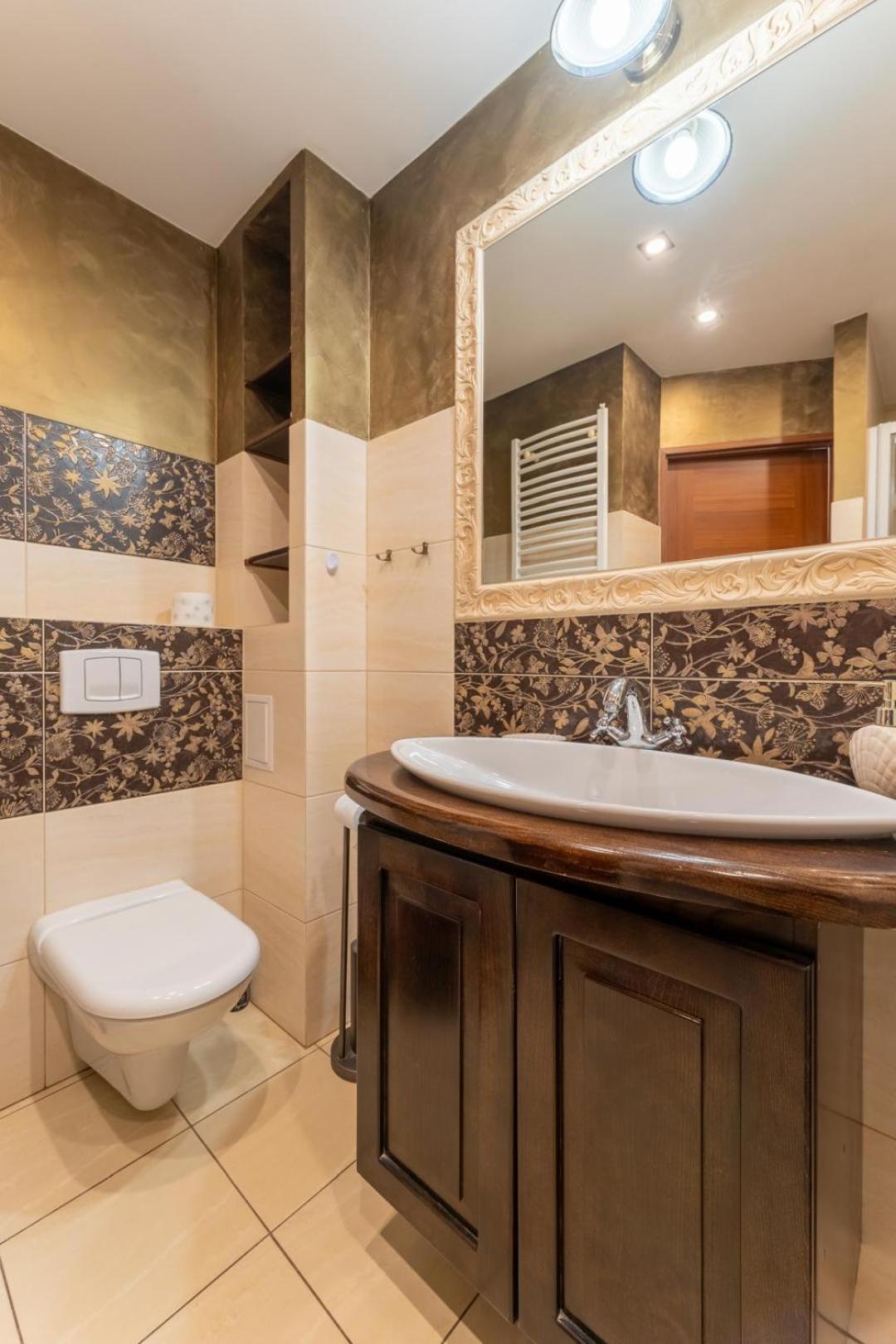 Apartament Ratuszlove - 2 Osobne Sypialnie, Z Widokiem Na Ratusz - By Spaceapart Jelenia Gora Bagian luar foto