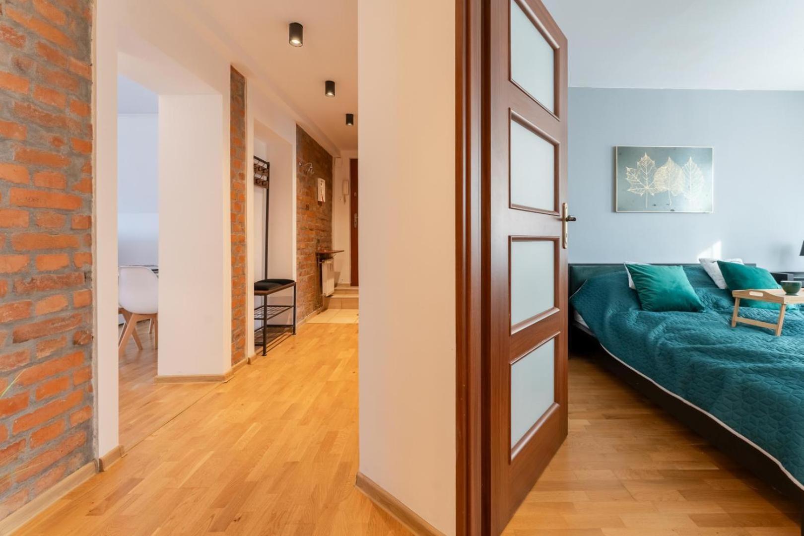 Apartament Ratuszlove - 2 Osobne Sypialnie, Z Widokiem Na Ratusz - By Spaceapart Jelenia Gora Bagian luar foto